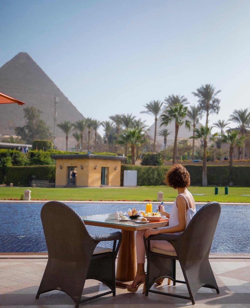 Private Pyramids and Museum Tour from Hurghada by Plane