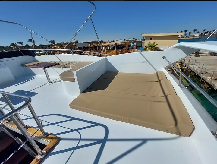 Semi-Private Hula Hula Island Boat Trip from Hurghada with Breakfast, Snorkeling & Lunch